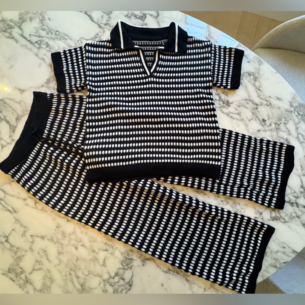 EUC Black and White Women’s Lounge Set